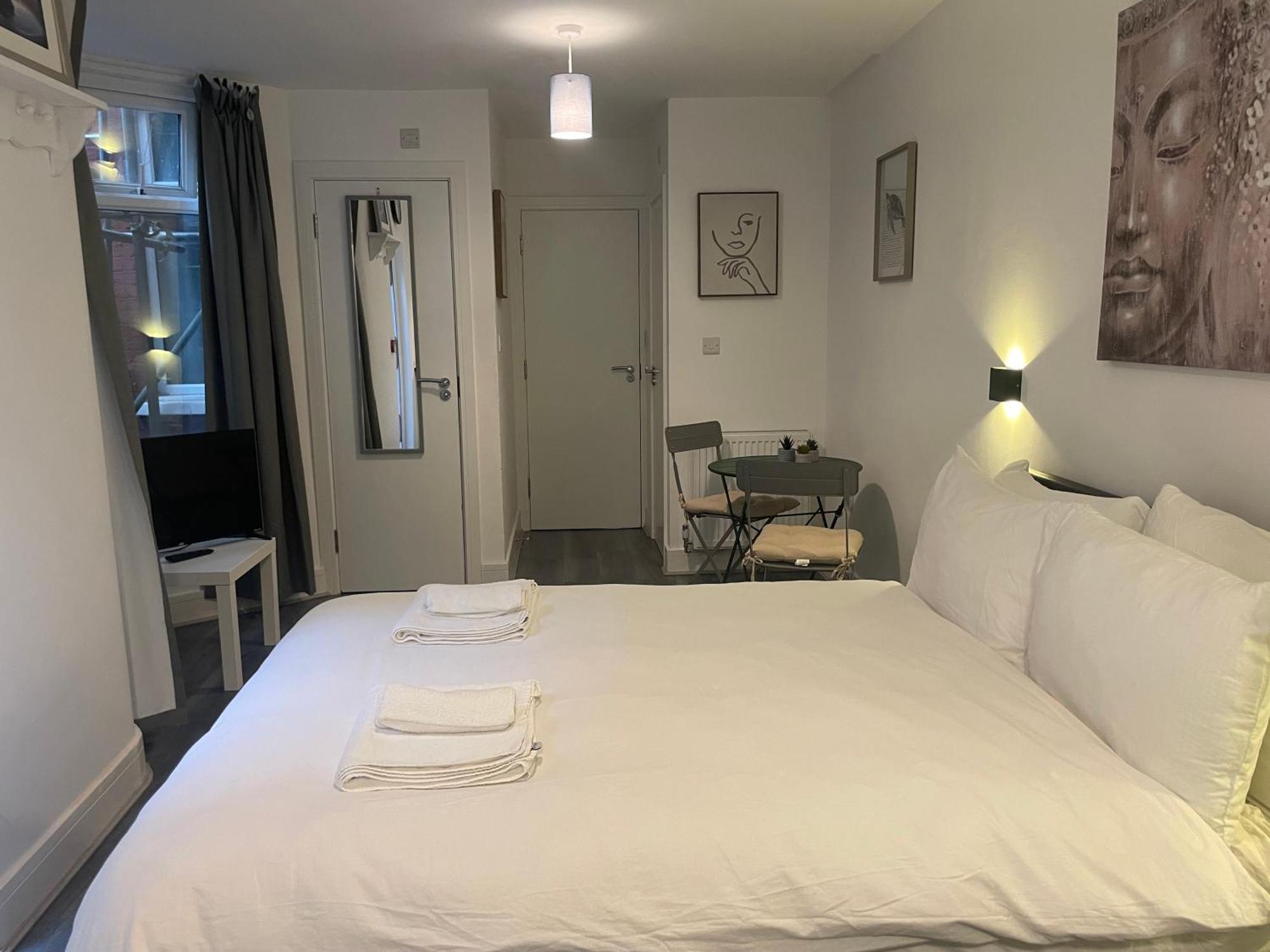 Amazing 4 - East Apartment