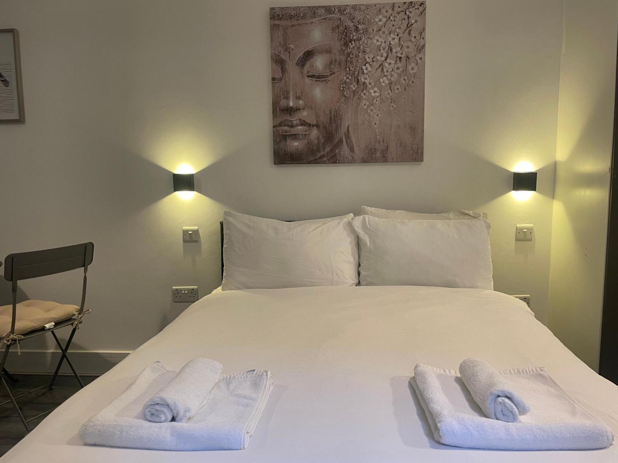 Amazing 4 - East Apartment London